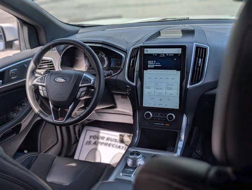 2021 Ford Edge ST