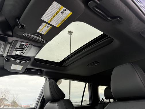 Crystal White Pearl 2026 Subaru Outback Limited