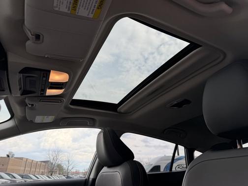 Crystal White Pearl 2025 Subaru Crosstrek Limited
