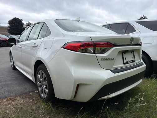 Super White 2020 Toyota Corolla LE
