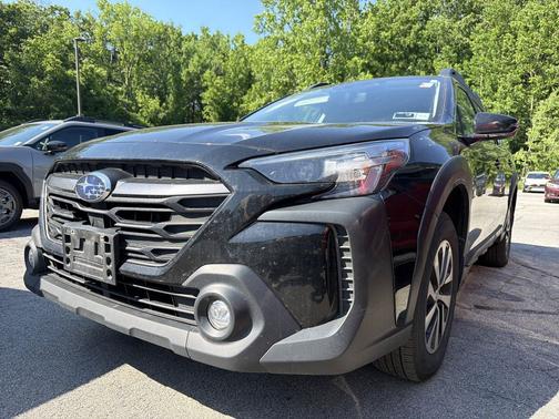 Crystal Black Silica 2023 Subaru Outback Premium