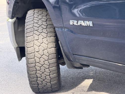 Patriot Blue Pearlcoat 2021 RAM 1500 Big Horn/Lone Star