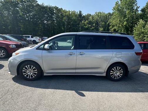 2018 Toyota Sienna XLE