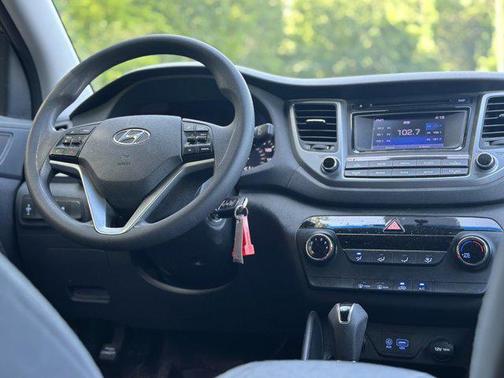 2018 Hyundai TUCSON SE