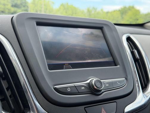 Summit White 2021 Chevrolet Equinox LS
