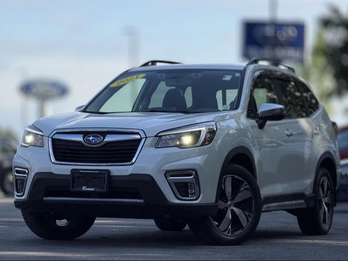 Crystal White Pearl 2021 Subaru Forester Touring