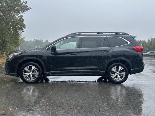 2023 Subaru Ascent Premium 8-Passenger