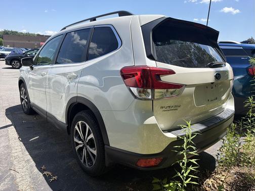 Crystal White Pearl 2020 Subaru Forester Limited