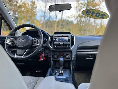 2019 Subaru Impreza 2.0i