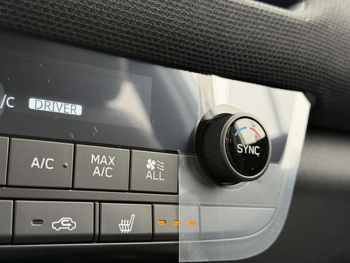 Crystal White Pearl 2026 Subaru Outback Premium