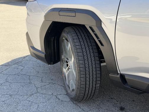 Ice Silver Metallic 2026 Subaru Outback Touring XT