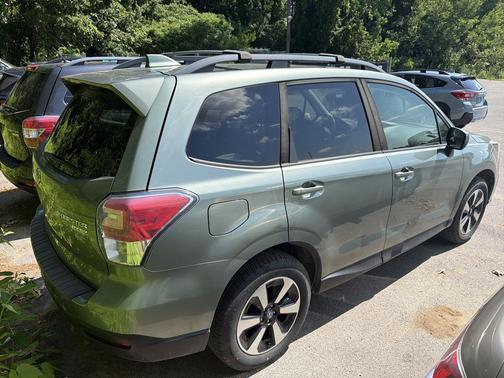 Jasmine Green Metallic 2017 Subaru Forester 2.5i Premium