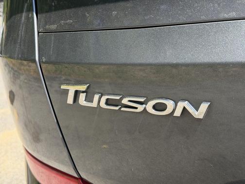 Coliseum Gray 2018 Hyundai TUCSON SE