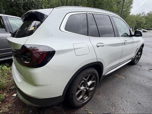 Mineral White Metallic 2022 BMW X3 xDrive30i