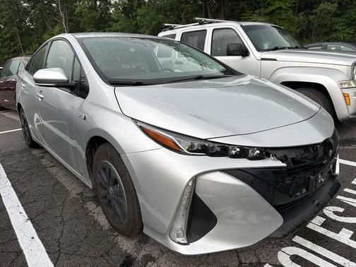 Classic Silver Metallic 2022 Toyota Prius Prime XLE