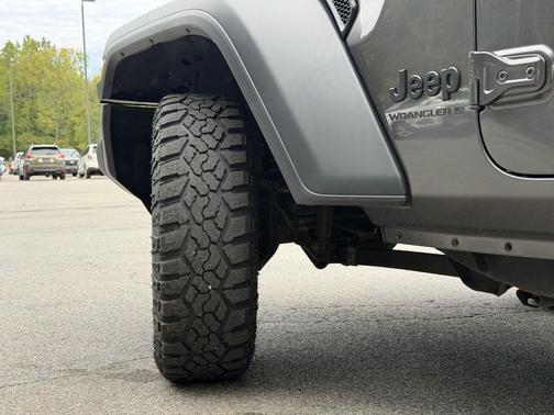 Granite Crystal Metallic Clearcoat 2023 Jeep Wrangler Sport S