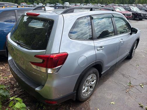 Ice Silver Metallic 2021 Subaru Forester Base