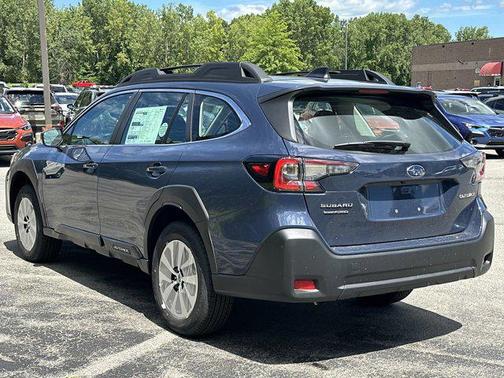 2025 Subaru Outback Base