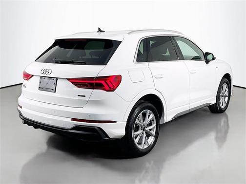 2023 Audi Q3 45 S line Premium