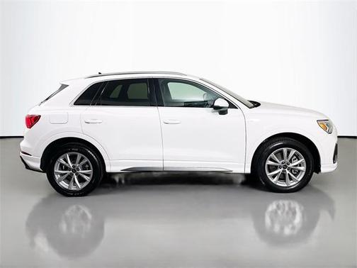2023 Audi Q3 45 S line Premium
