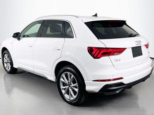 2023 Audi Q3 45 S line Premium