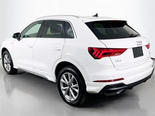 2023 Audi Q3 45 S line Premium