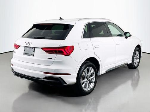 2023 Audi Q3 45 S line Premium