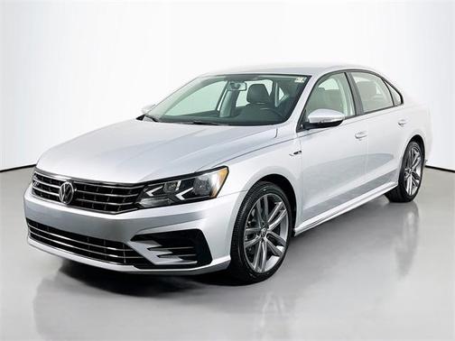 2018 Volkswagen Passat 2.0T R-Line