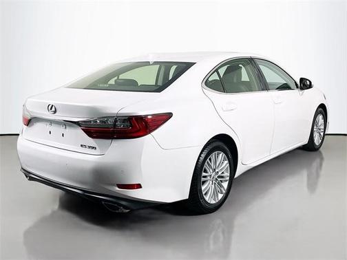 2016 Lexus ES 350 Base