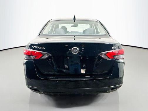 2021 Nissan Versa 1.6 SV