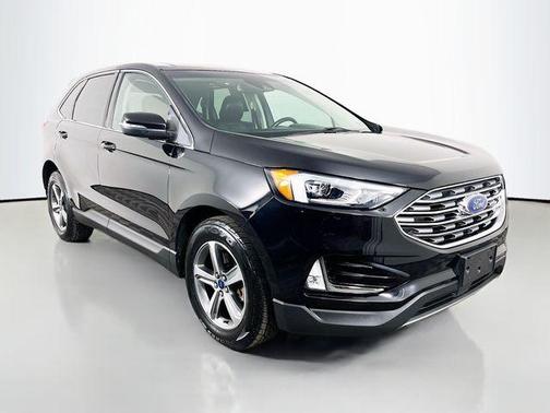 Black 2019 Ford Edge SEL