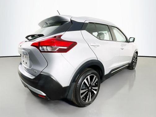 2019 Nissan Kicks SR