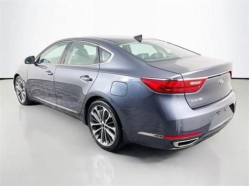 2019 Kia Cadenza Technology