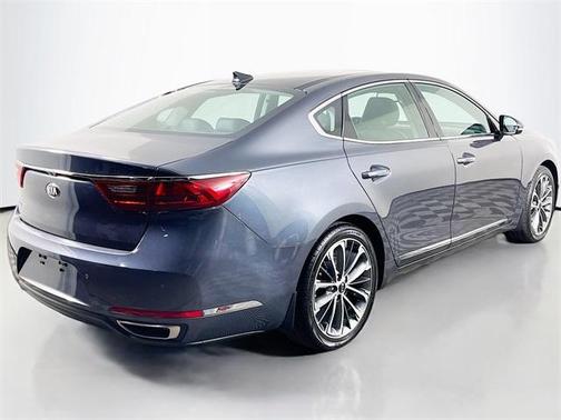2019 Kia Cadenza Technology