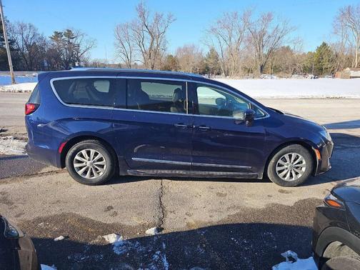 2018 Chrysler Pacifica Touring-L