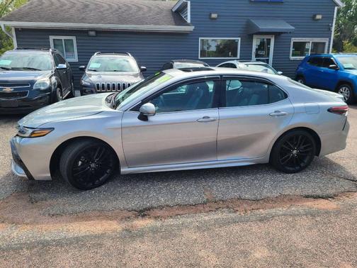 2024 Toyota Camry Hybrid SE