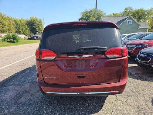 2018 Chrysler Pacifica Touring-L