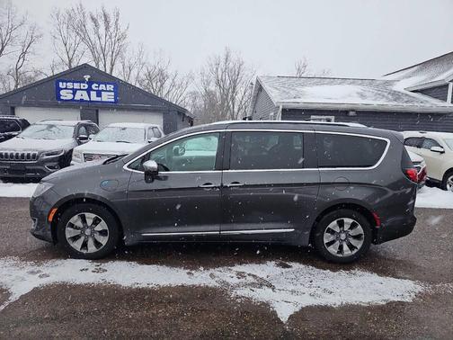 2018 Chrysler Pacifica Hybrid Limited
