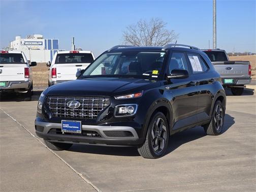 2025 Hyundai VENUE SEL