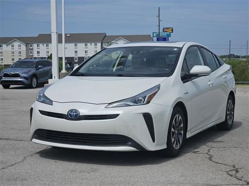 2019 Toyota Prius XLE