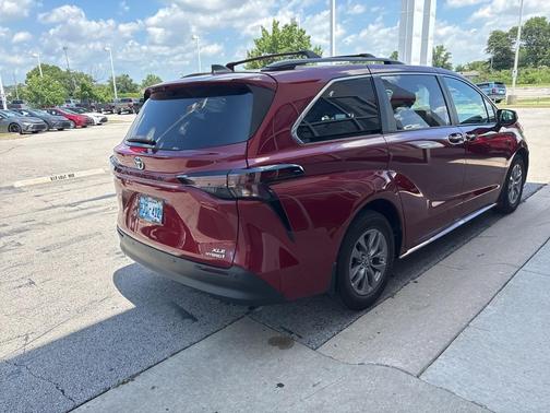 2024 Toyota Sienna XLE