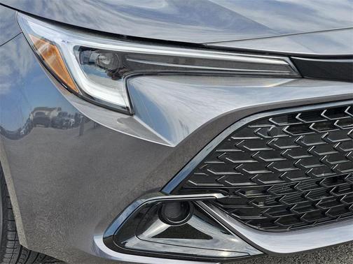 2025 Toyota Corolla Hatchback SE