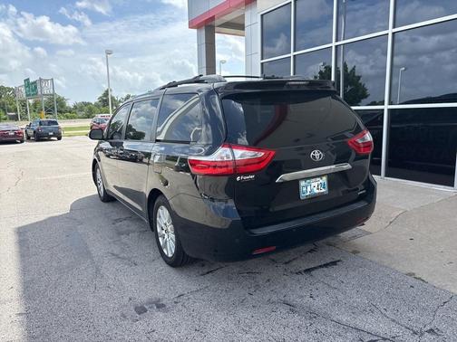 2017 Toyota Sienna Limited Premium