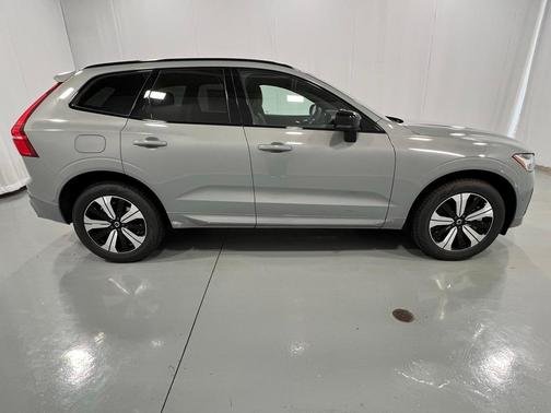 2025 Volvo XC60 Plug-In Hybrid T8 Plus