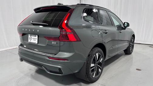 Forest Green 2026 Volvo XC60 B5 Plus