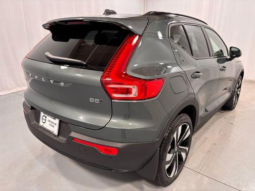 2026 Volvo XC40 B5 Ultra
