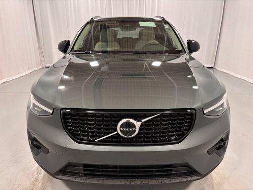 2026 Volvo XC40 B5 Ultra