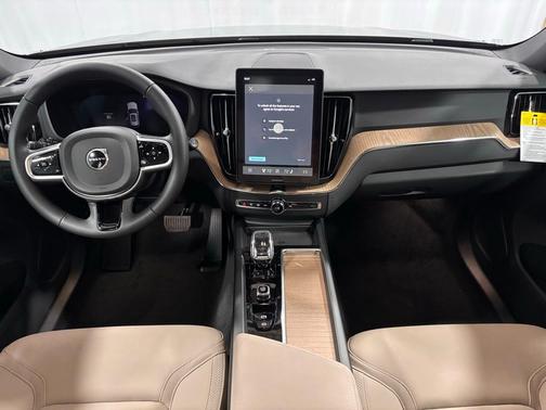2026 Volvo XC60 B5 Core