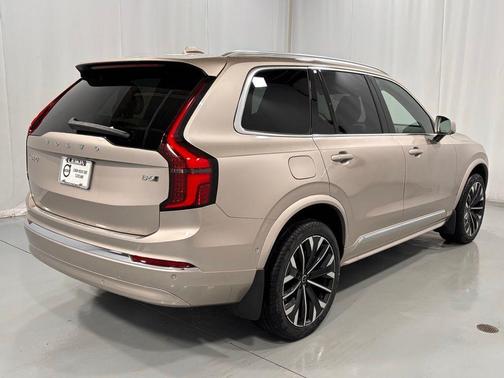 2026 Volvo XC90 B6 Plus 7-Seater