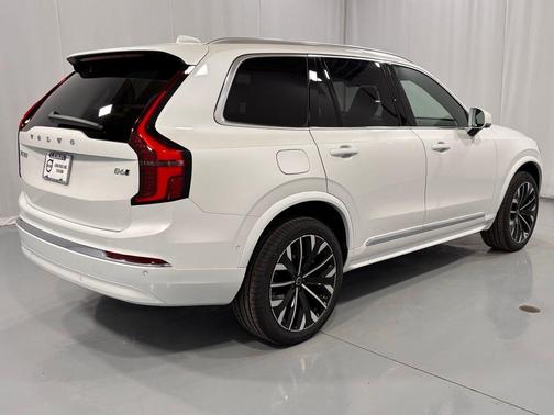 2026 Volvo XC90 B6 Ultra 7-Seater